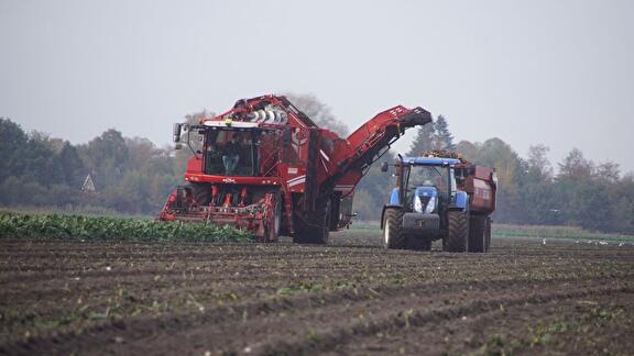 Op enkele percelen suikerbieten na is de oogst van 2021 weer ten einde.
